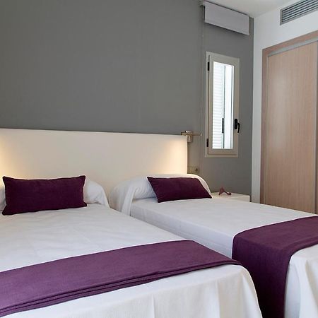 Apartamentos Proa - Emar Hotels Only Adults Es Pujols Eksteriør bilde