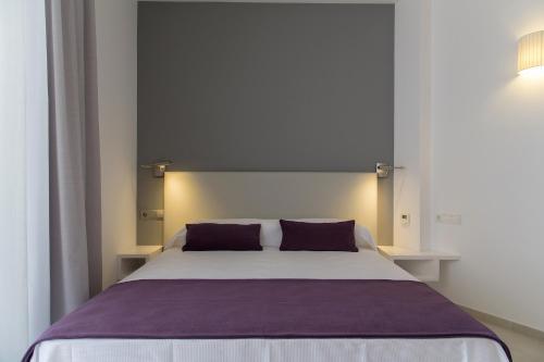 Apartamentos Proa - Emar Hotels Only Adults Es Pujols Eksteriør bilde