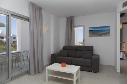 Apartamentos Proa - Emar Hotels Only Adults Es Pujols Eksteriør bilde