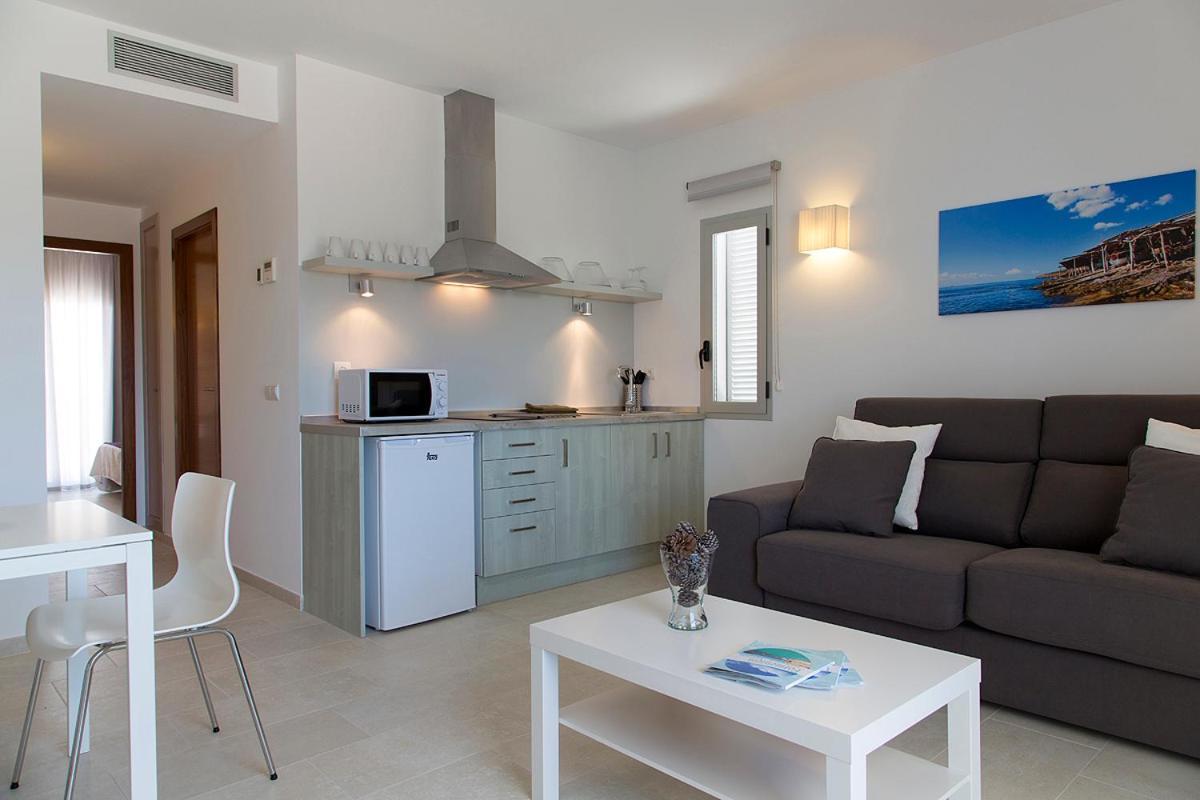 Apartamentos Proa - Emar Hotels Only Adults Es Pujols Eksteriør bilde