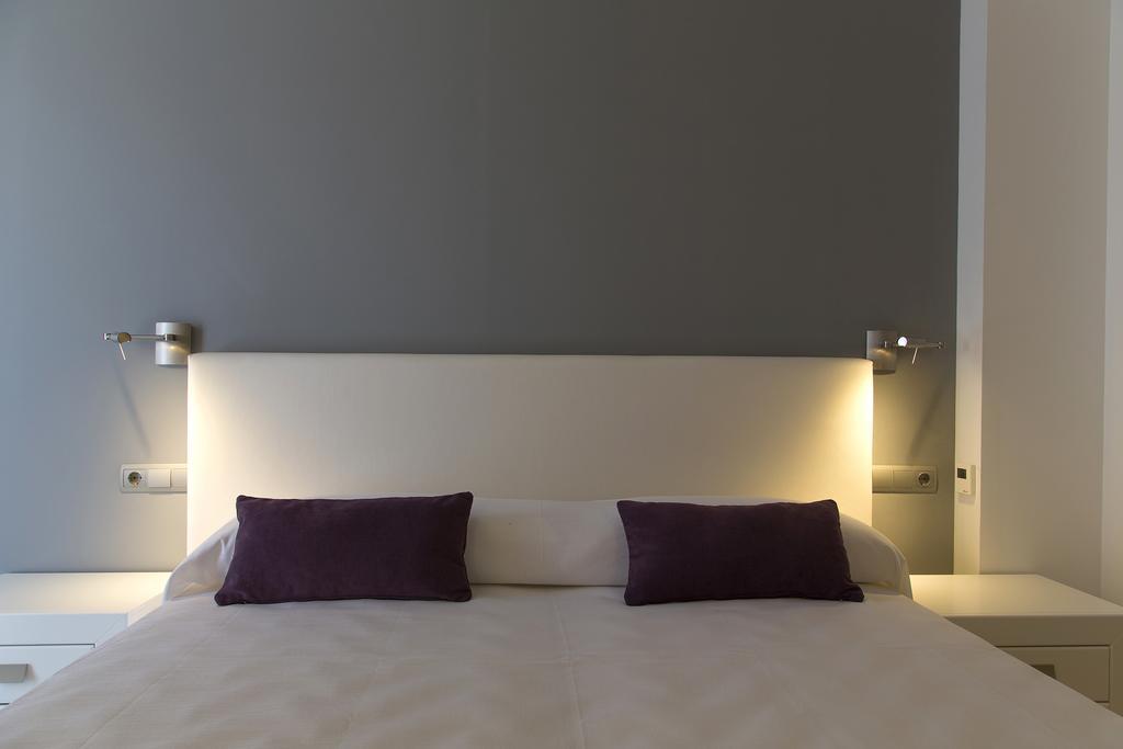 Apartamentos Proa - Emar Hotels Only Adults Es Pujols Eksteriør bilde