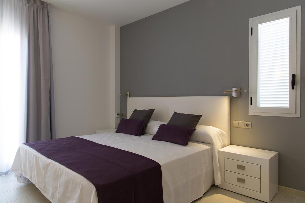 Apartamentos Proa - Emar Hotels Only Adults Es Pujols Eksteriør bilde