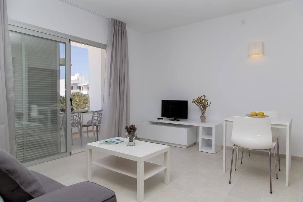 Apartamentos Proa - Emar Hotels Only Adults Es Pujols Eksteriør bilde
